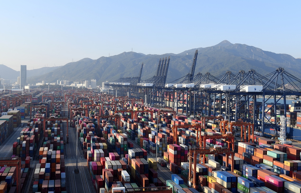 盐田港集团2018年集装箱吞吐量达1438万标箱同比增长2.58%